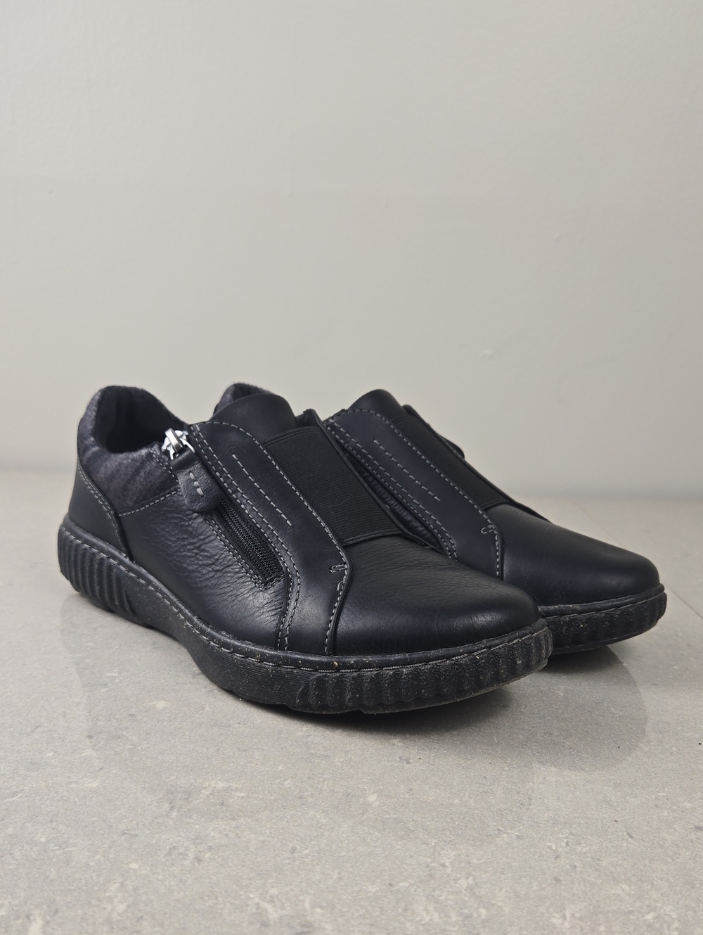 Clarks Caroline Cove Loafers Round Toe Comfort Casual Minimalist Flats Sz 8.5